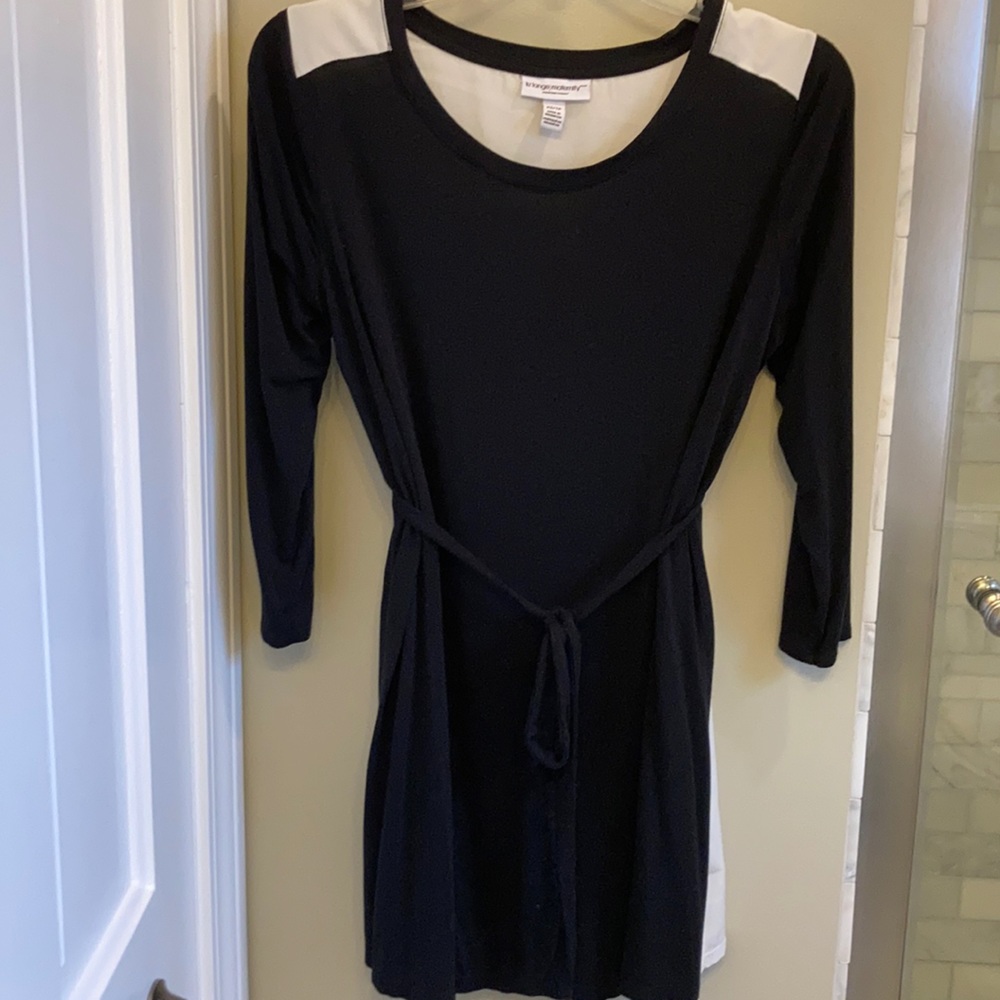Liz Lange bi-color maternity tunic